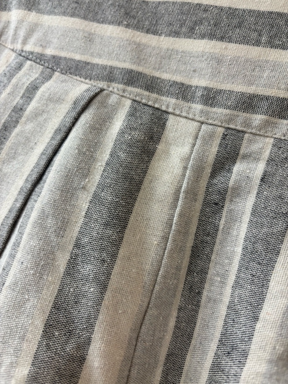 L'ATISTE Striped Wide Leg Pants in Gray and Cream - Picture 8 of 8